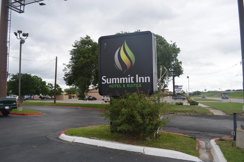 Summit Inn Hotel & Suites Сан-Маркос Екстер'єр фото